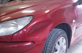 Naprawa wgniecenia - Błotnik przedni Peugeot 206