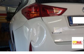 Toyota wgniecenie karoserii - zderzak